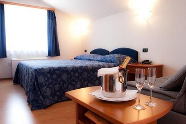Hotel Makin Novigrad Istria Zimmer foto